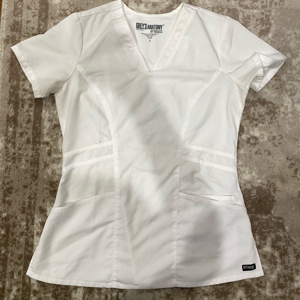 Grey’s anatomy by barco small white scrub top